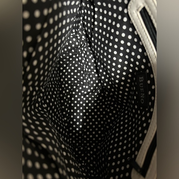 Bueno Weave Flower Tote - Picture 5 of 5